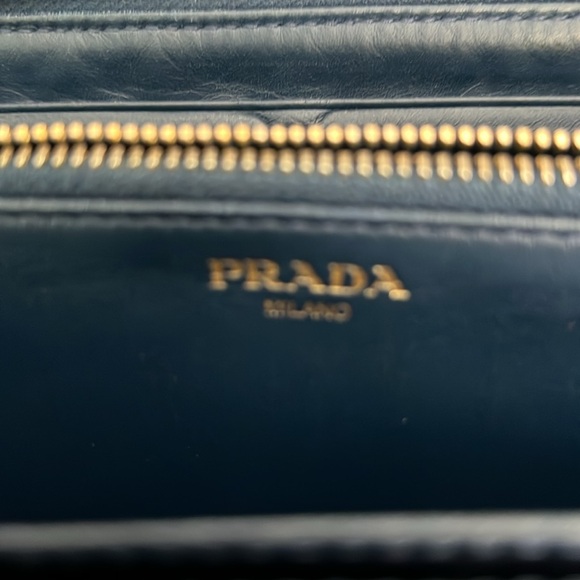 Authentic large Prada Vitello Move full zipper navy leather wallet - Picture 12 of 13
